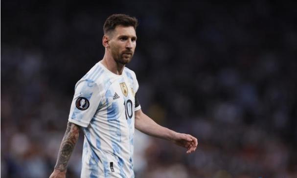 火箭有惊无险！三巨头合砍74+22，卡佩拉8板2帽立功